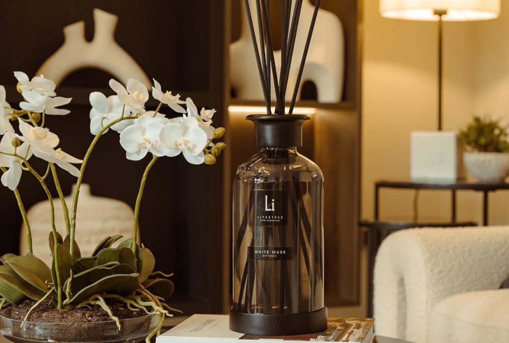 The Power of Scent: Transforming Your Home’s Ambiance with Aromatic Candles and Reed Diffusers